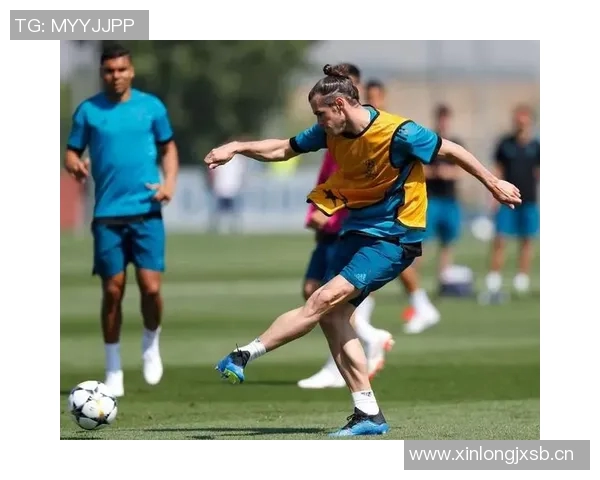 中场休息时刻的策略调整与球员状态恢复探讨 中场休息时刻的策略调整与球员状态恢复探讨