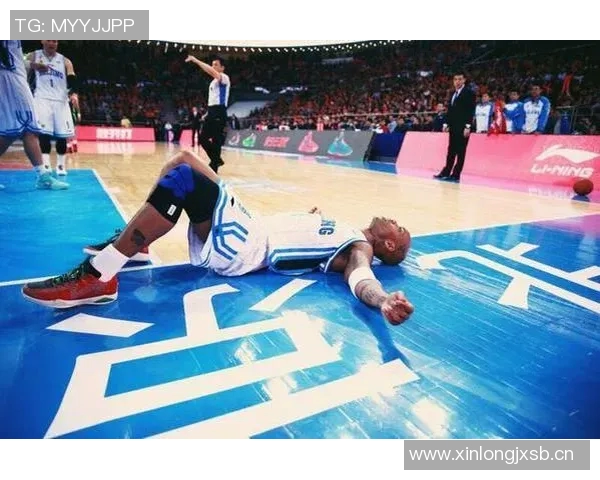 萨基利斯与奥林匹亚的对决揭示了篮球战术与团队合作的魅力 萨基利斯与奥林匹亚的对决揭示了篮球战术与团队合作的魅力