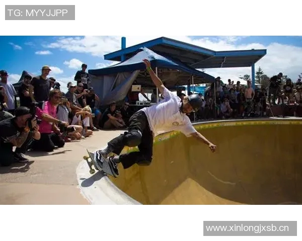 南京滑板队在极限运动世界杯中的团队协作表现分析与点评